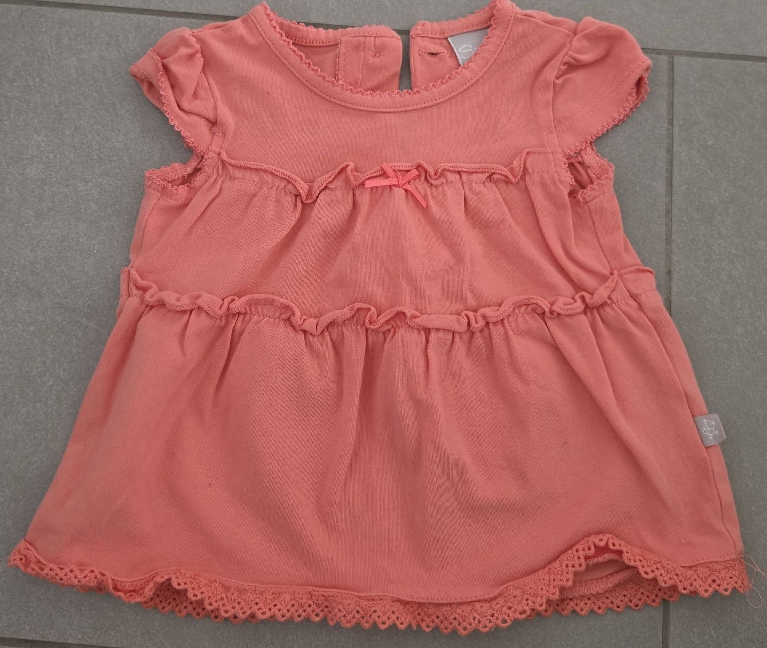Camicette, T-shirt & Top: 62 Mädchen T-Shirt  – Usato da Fislisbach venduto da Andreafa