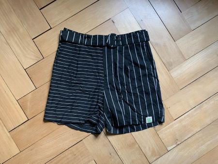 DAILY PAPER - Shorts schwarz-weiss gestreift L