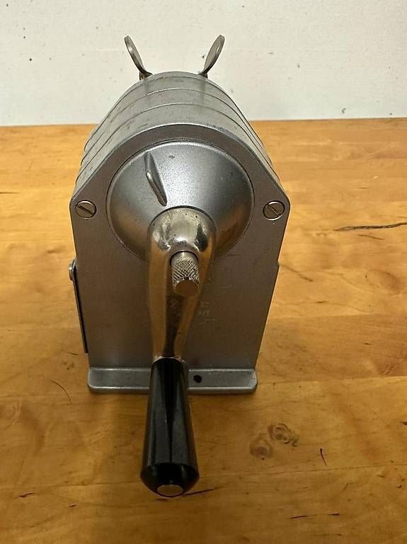 Caran D'Ache Temperini: Caran d'Ache Spitzmaschine – Usato da Goldach venduto da Fox_Man 1