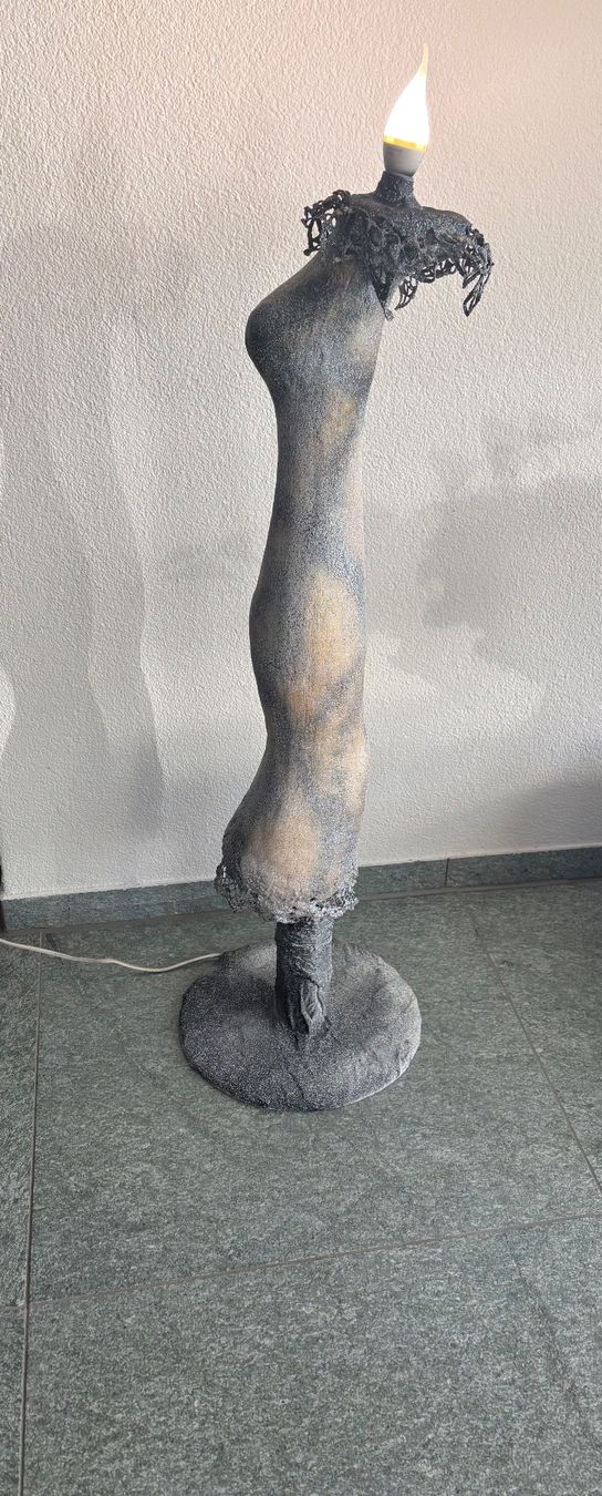 Lampade: Lampe in Form eines Beines Unikat – Usato da Erlenbach ZH venduto da Jojac 2