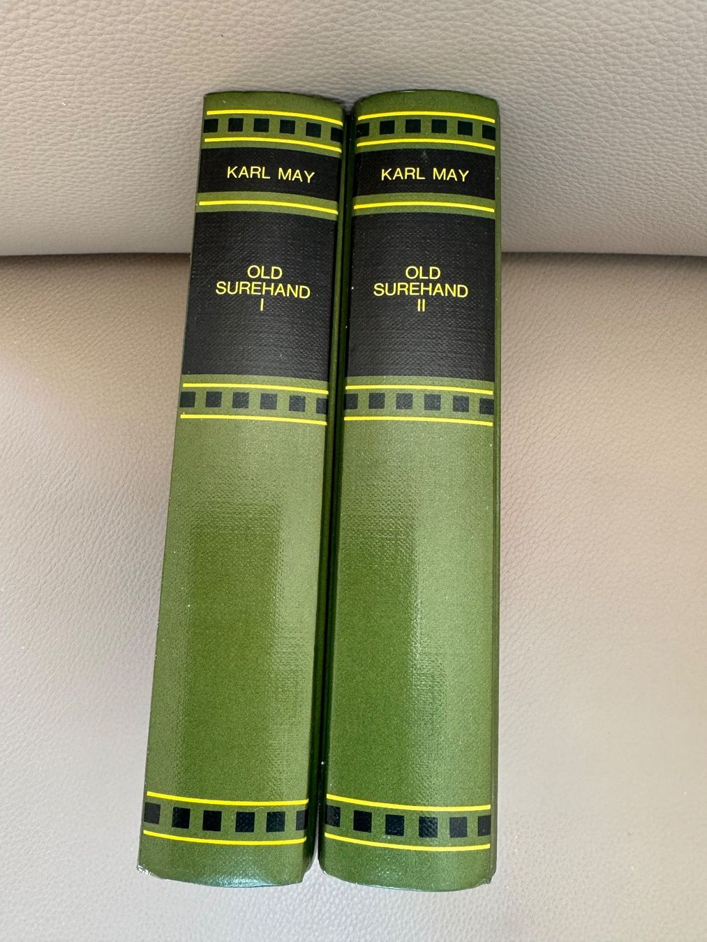 Libri: Karl May Old Surehand I & II, 2 Bände, – Usato da Neftenbach venduto da Rose40 1