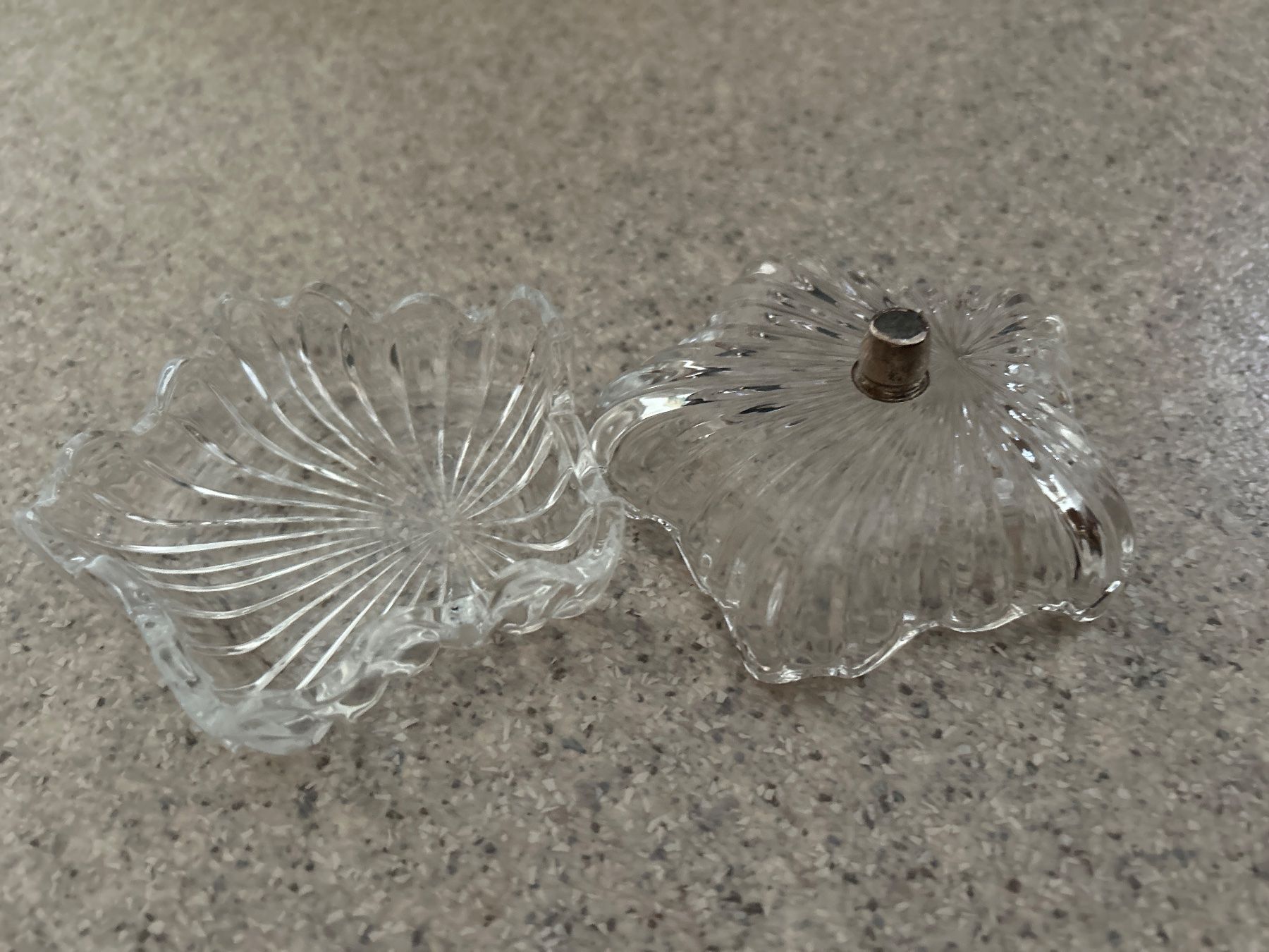 Zuccheriere: Art Deco Glas Dose Sternform – Usato da Unterkulm venduto da AntiqueChic. 2