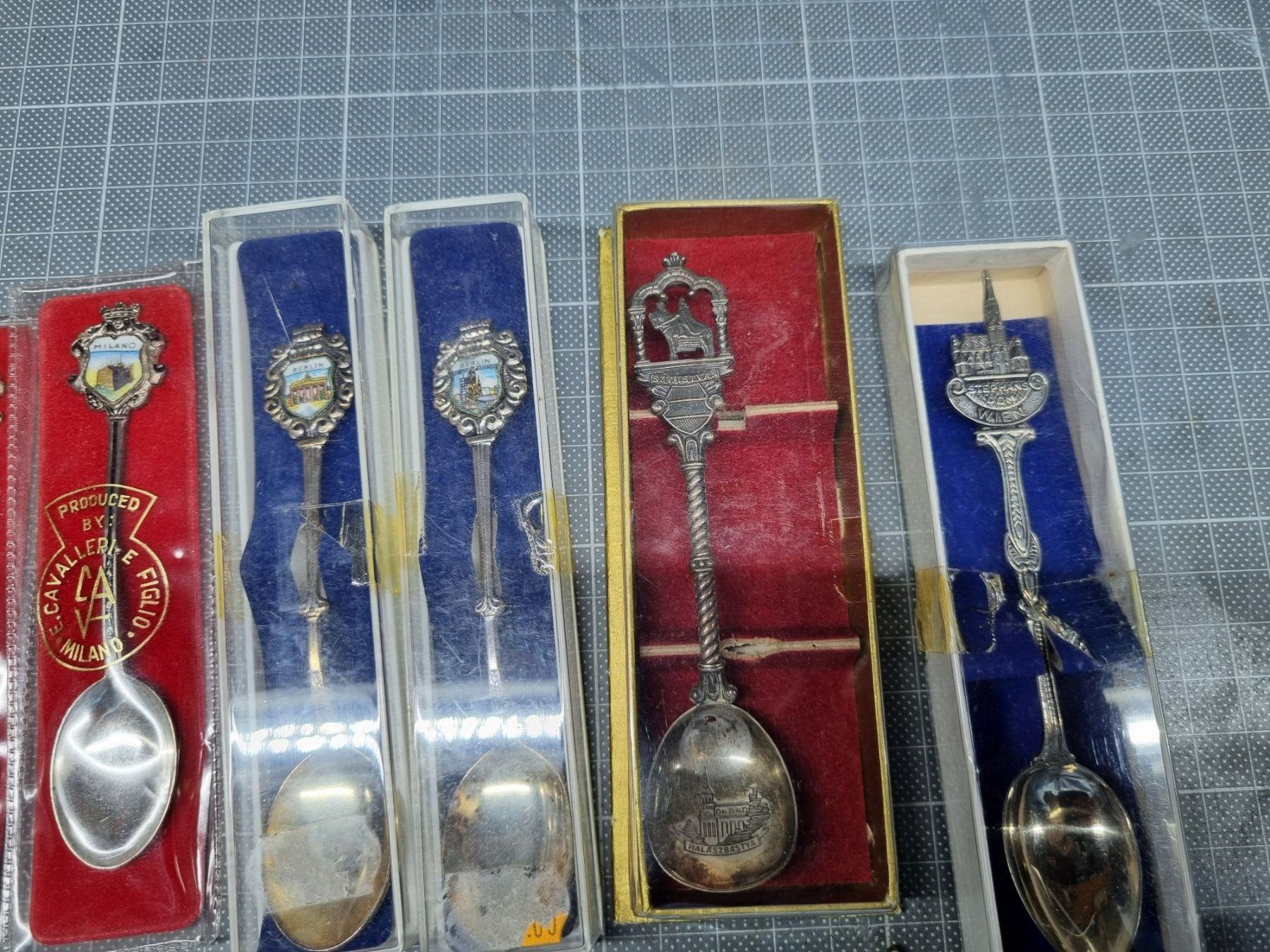 Cucchiai: Löffeli Mocca Löffeli Länder antik 26 Souvenir – Nuovo e nell'imballaggio originale da Oberentfelden venduto da Creapoint 2