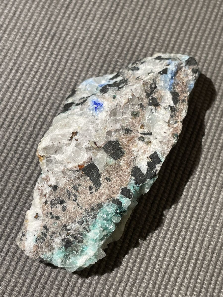 Minerali & Pietre curative: Turmalinquarz mit Malachit & Azurit / Quart mit Turmalin – Nuovo (secondo la descrizione) da Rümlang venduto da euqinom16 2