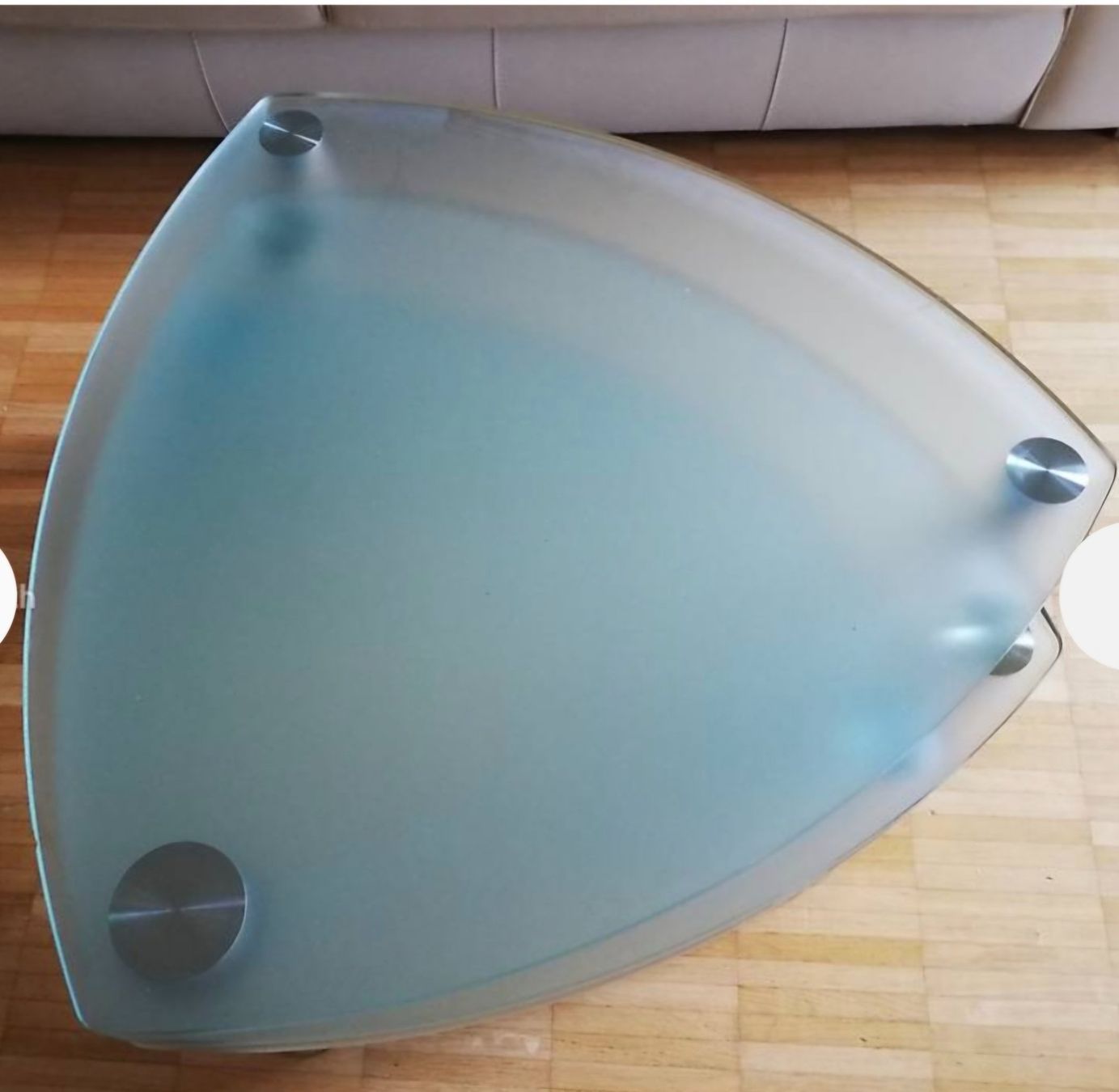 Tische: Beweglicher Milch-Glas Salontisch – Gebraucht aus Zürich von anastacia03 2