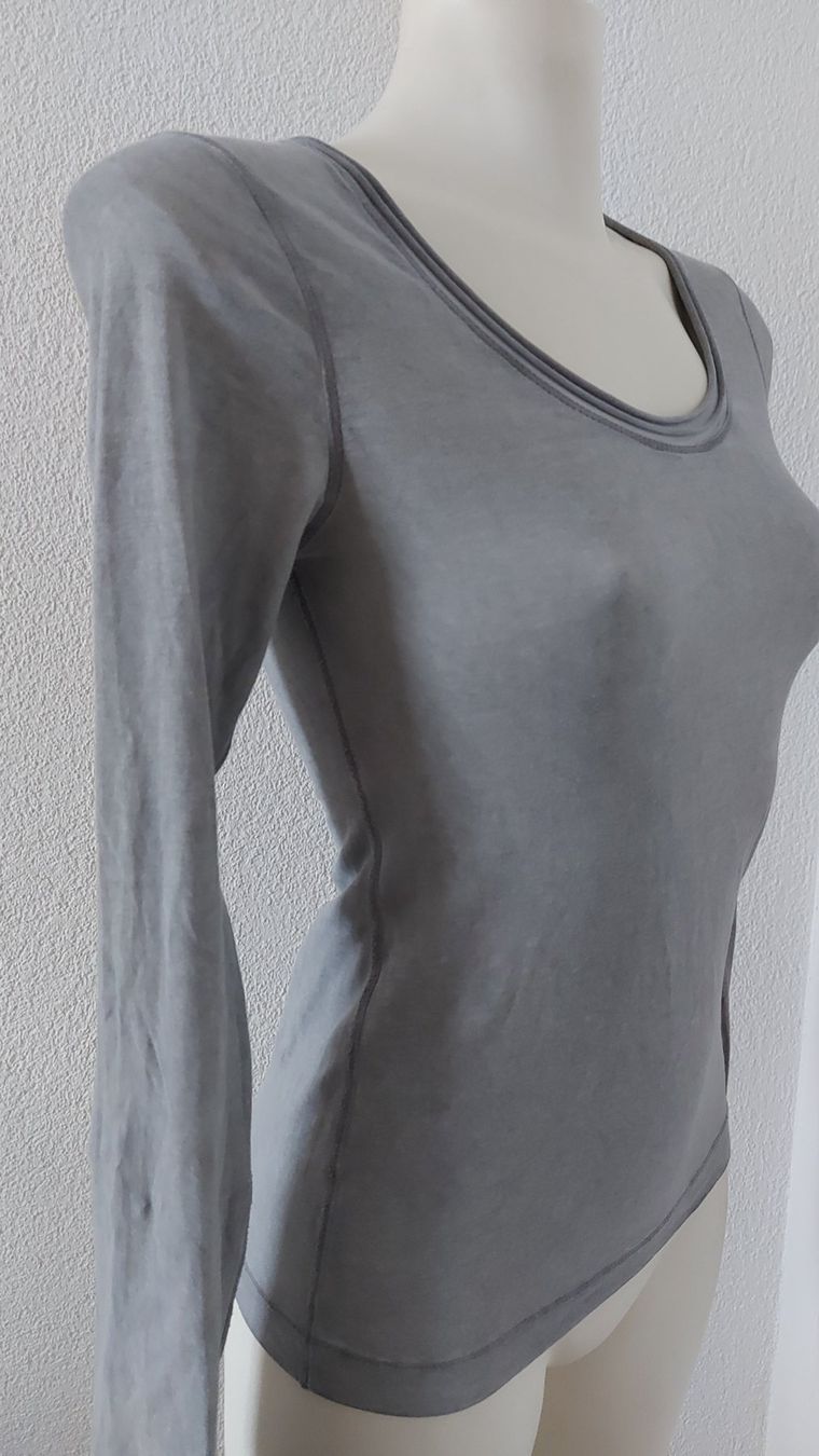 Nile Blusen: Nile Bluse/Shirt gr.XS Grau – Gebraucht aus Zofingen von MasterPCI 2