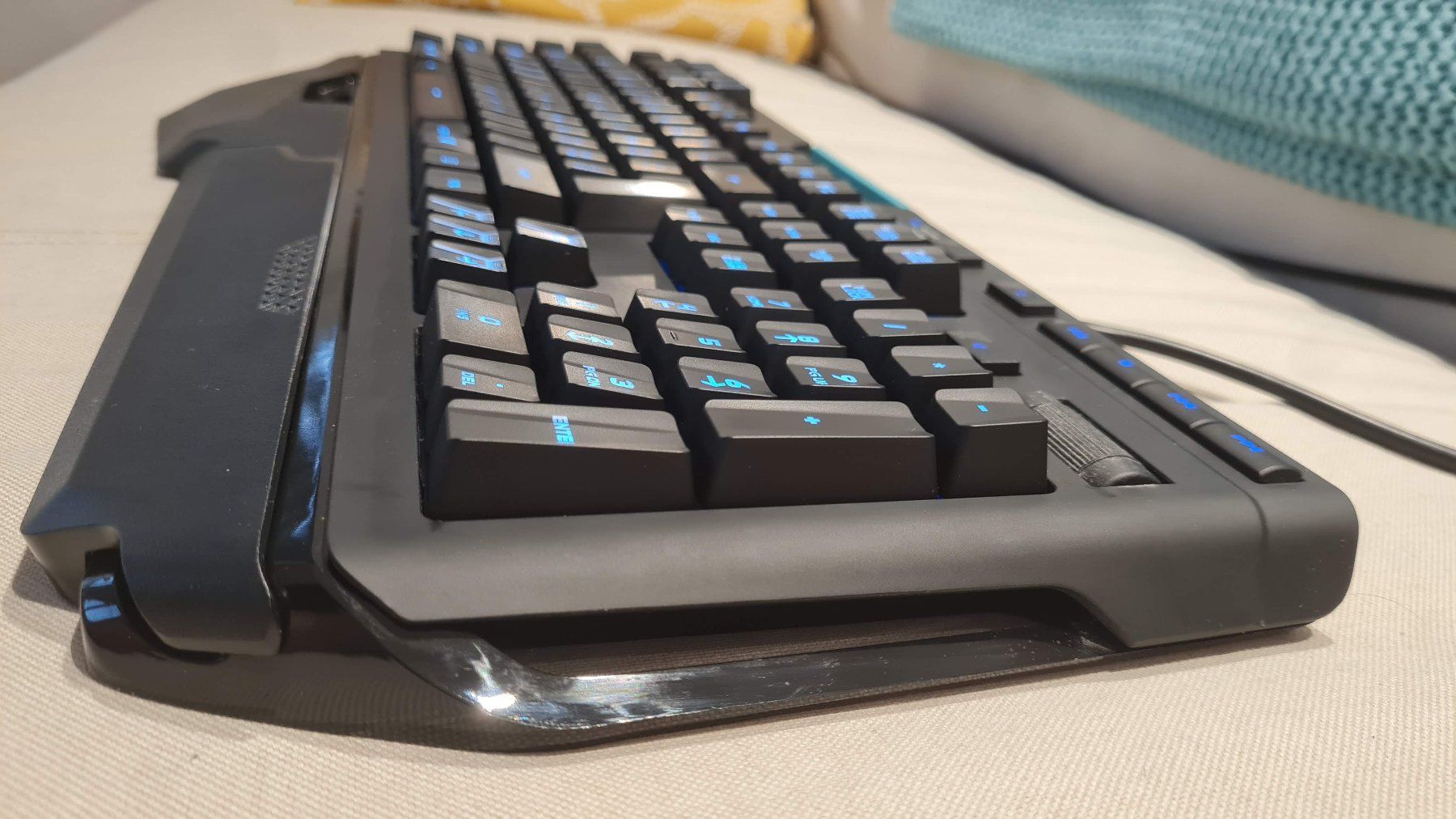 Logitech Claviers: Logitech G910 Gaming-Tastatur – D'occasion à Rümlang par studigem 2