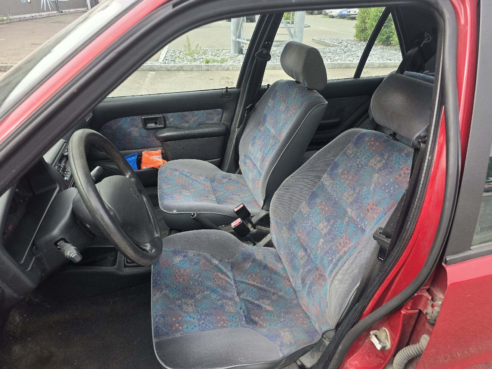 Peugeot Automobili: peugeot 106 1.1 – Usato da Thayngen venduto da Central5 7