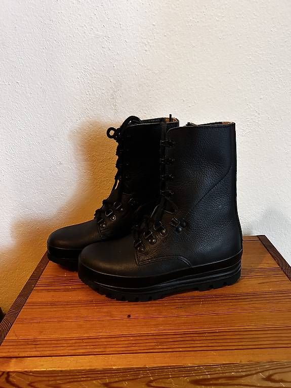 Chaussures hommes: KS 90 Taglia 37 – D'occasion à Pura par satananas_ 1