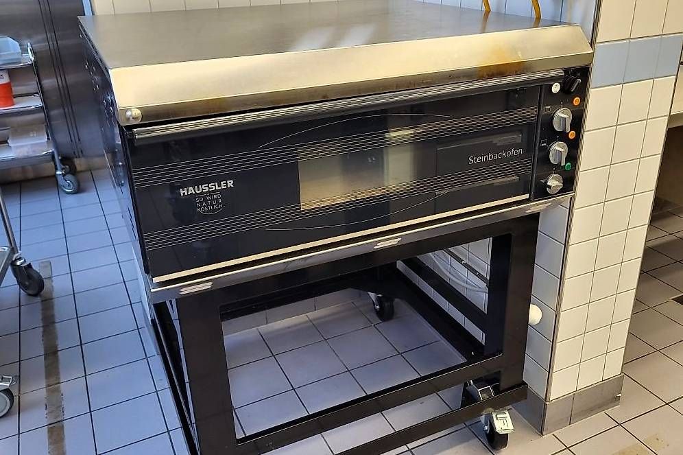 Forni: Häussler INO 2004 Elektro-Steinbackofen – Usato da Inwil venduto da Berritta
