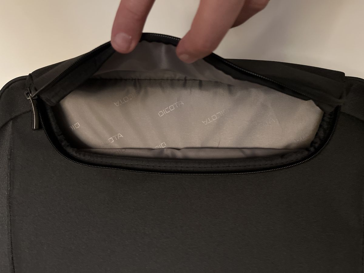 Valises & Sacs: Laptoptasche Dikota NEU – Neuf avec emballage d'origine à St. Gallen par 1t5045 7