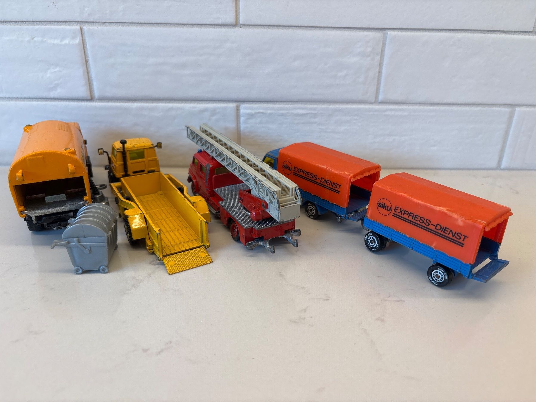 Siku Modellbausätze & Standmodelle: Siku lot de camions usagés – Gebraucht aus Gollion von Hampton 1