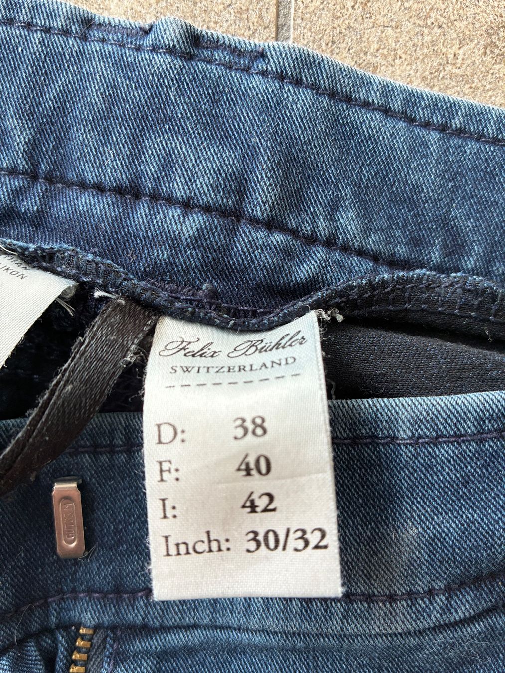 Felix Bühler Pantaloni: Pantalon équitation large T38 – Usato da Corcelles-près-Payerne venduto da CyndelleMaiwen 7