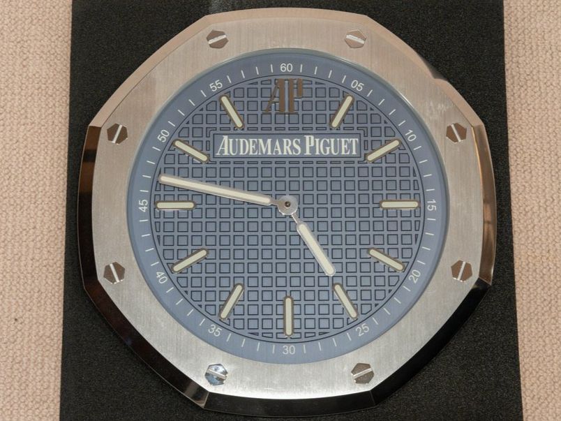 Audemars Piguet Orologi da terra & Orologi da parete: Audemars Piguet Royal Oak Wall clock Blue dial – Usato da Genève venduto da aspaklariacollection 1