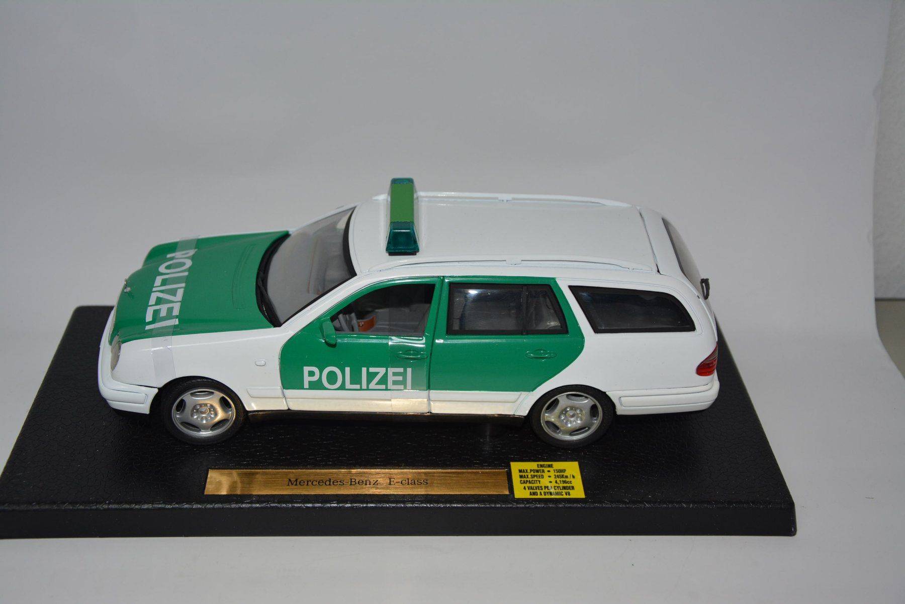 Mercedes-Benz Modellini d'auto: Mercedes-Benz E-Class Touring Polizei , Anson , 1:18 – Nuovo e nell'imballaggio originale da Goldach venduto da Feivel9 1