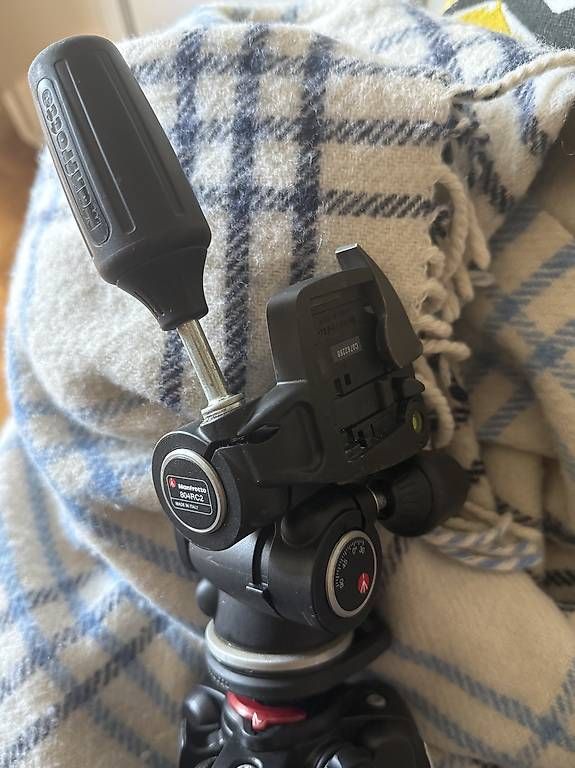 Treppiedi & Teste: Pied manfrotto carbone 055 – Usato da Renens VD venduto da Ypc0 1