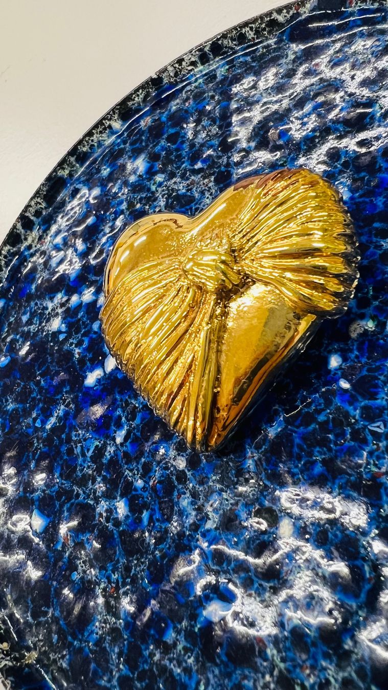 Spille & Fermagli: Loris Azzaro Broche plaque or RARETÉ – Nuovo (secondo la descrizione) da Nyon venduto da stylevintage79