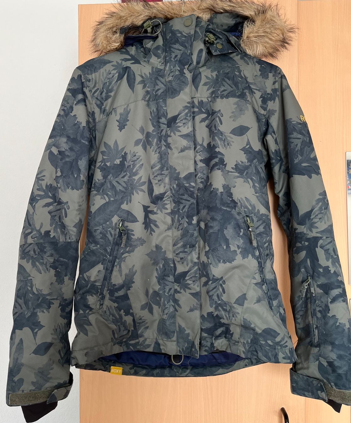 Roxy Sci: Roxy Ski-/ Snowboardjacke – Usato da Basel venduto da rey_d2s7