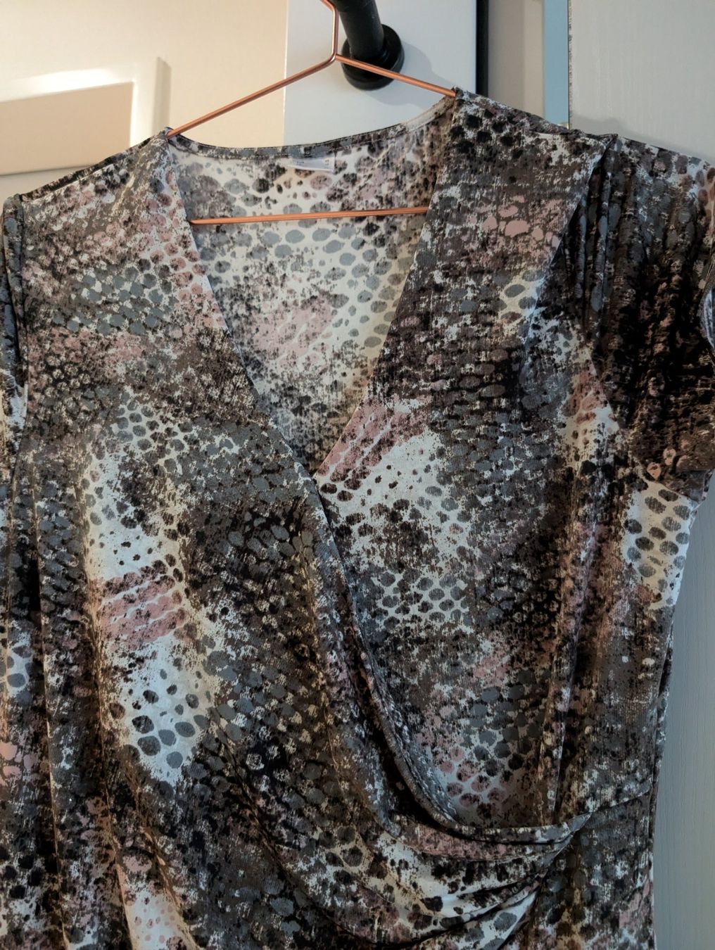 Vestiti: Neuwertiges Kleid Gr 40 – Nuovo (secondo la descrizione) da Zug venduto da sunshinestateofmind 2
