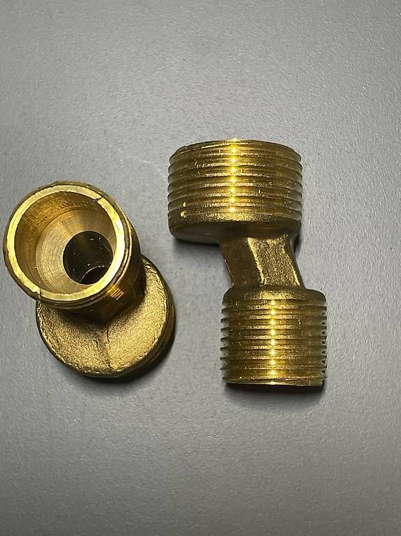 Rubinetteria: Messing winkelanschlüsse – Usato da Zürich venduto da S_Goncalves 2