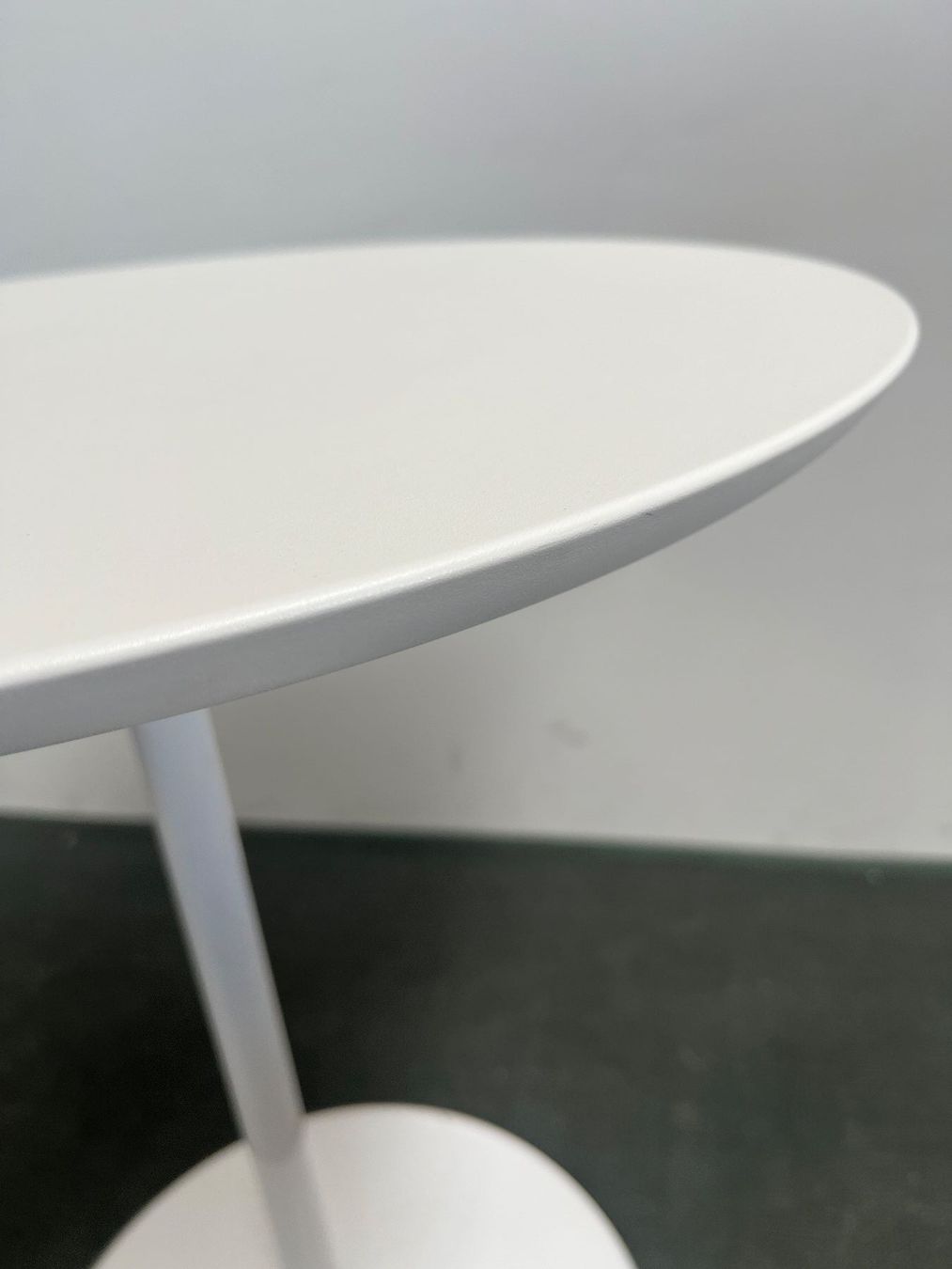 Arper Tische: 010 ARPER Dizzie Bistrotisch – Gebraucht aus Wangen an der Aare von TBYN 5