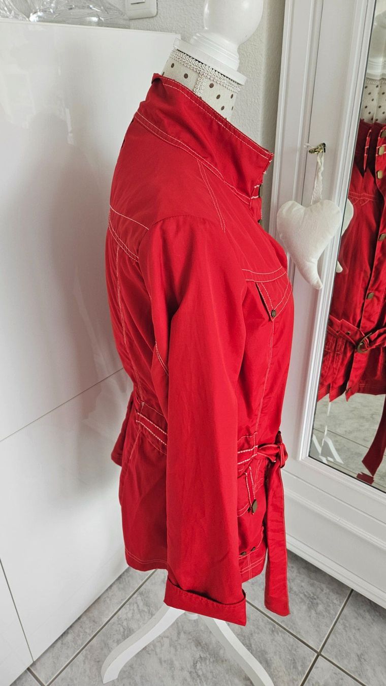 C&A Jacken: Rote Damen Jacke, Übergangsjacke Grösse 38 – Gebraucht aus Gossau ZH von fashiontwo 4