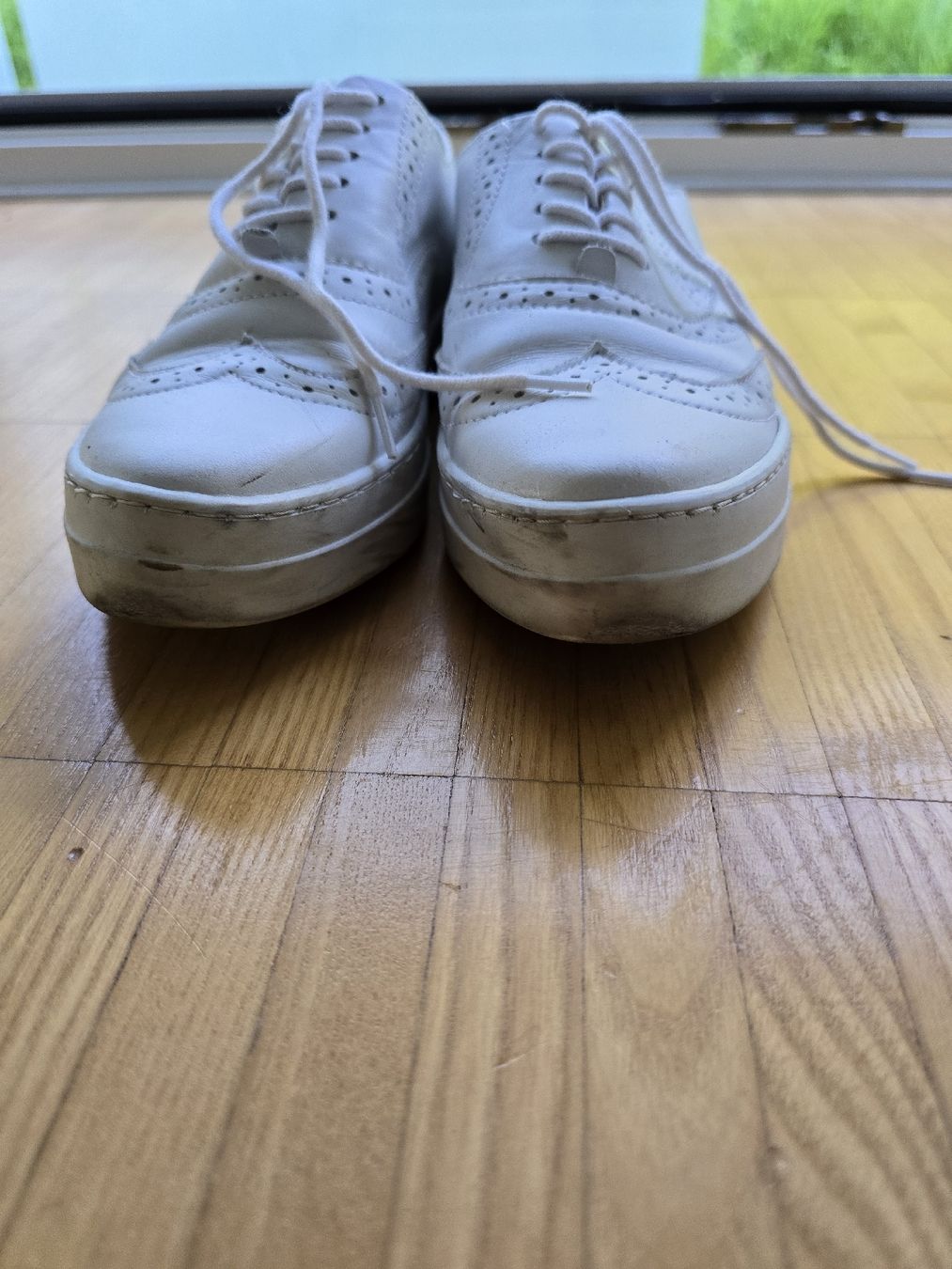 Scarpe da donna: Weisse Schuhe, Grösse 37 – Usato da St. Gallen venduto da A.W.128 4