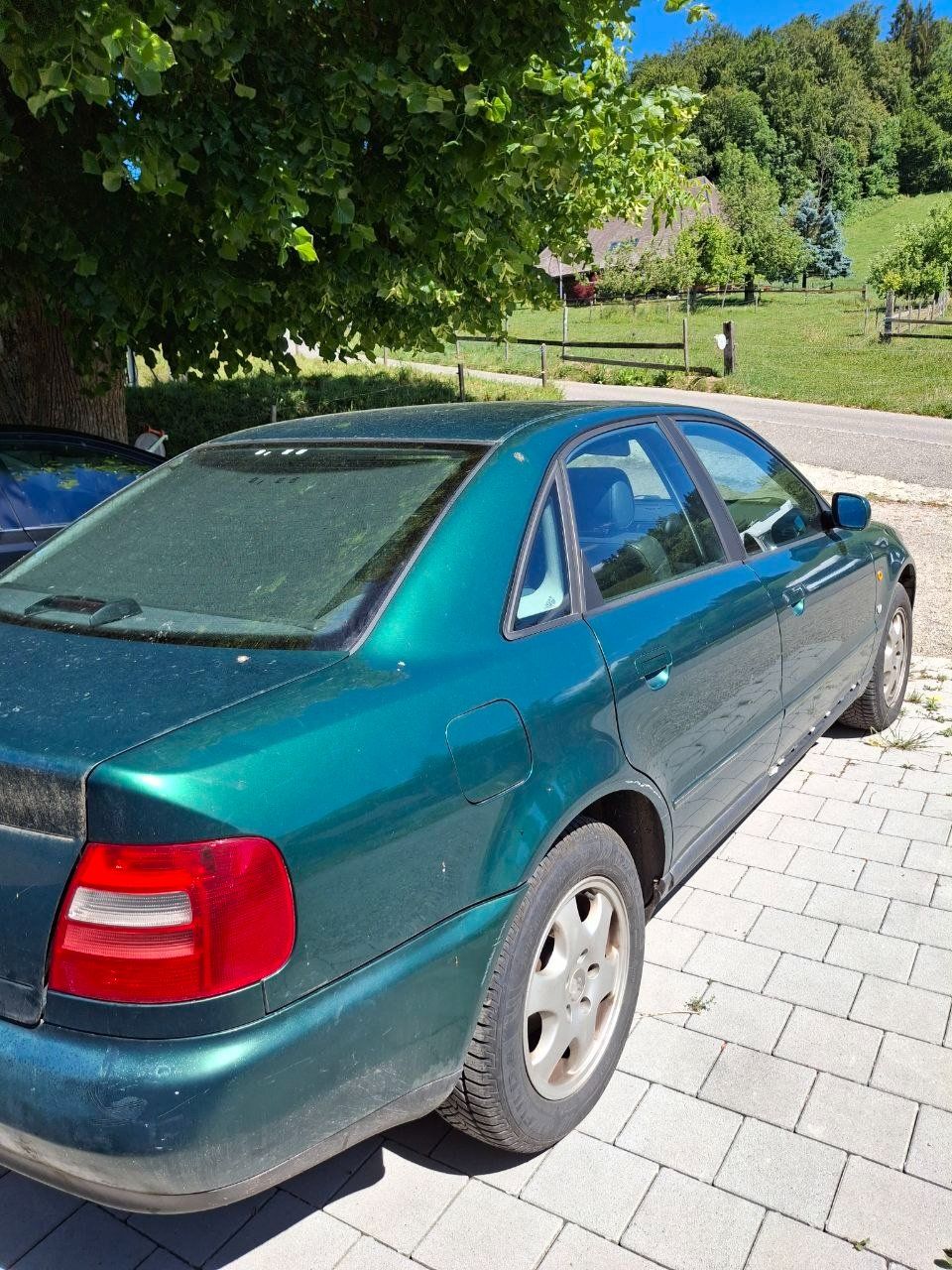 Audi Automobili: Audi A4 Limousine dunkelgrün – Usato da Utzigen venduto da Walkuere94 2