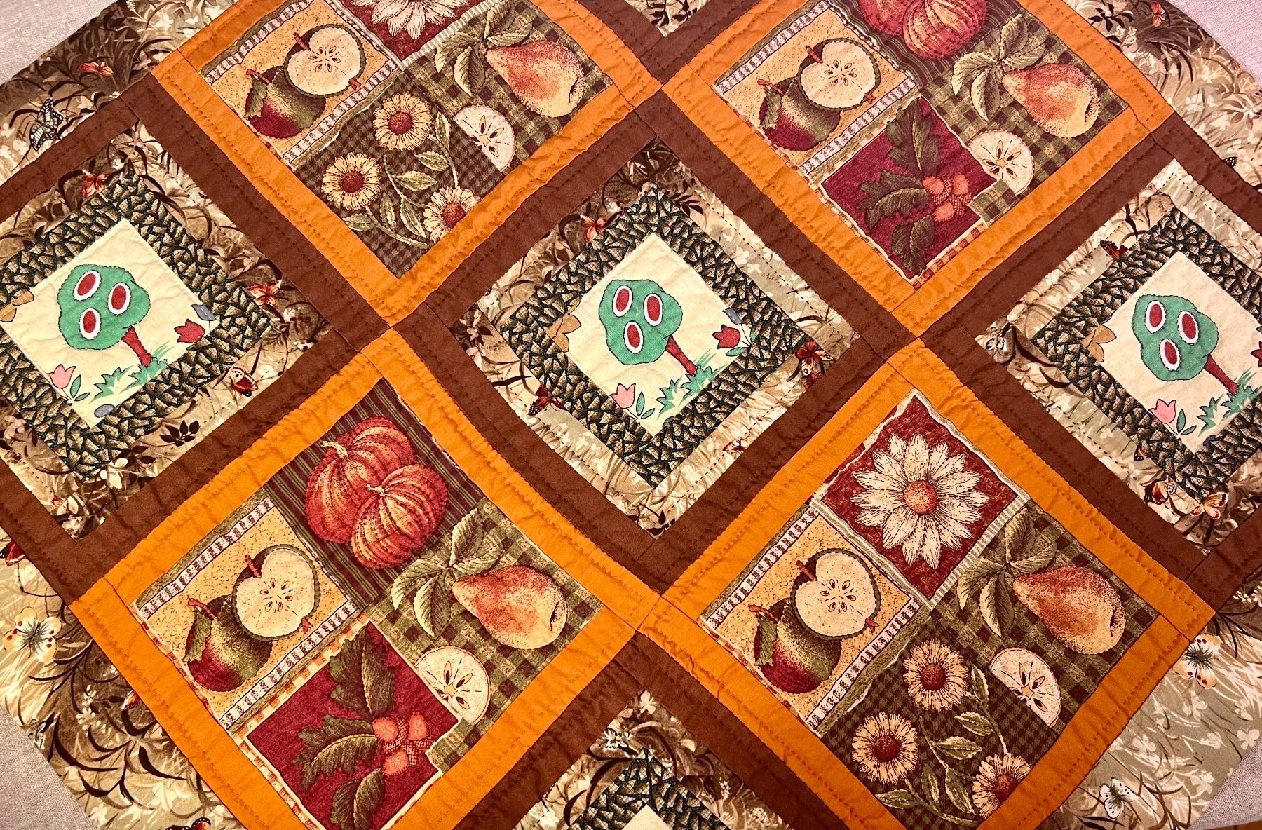 Coperte: Petite couverture pour bébé, vintage, patchwork, coton – Usato da Genève venduto da DELIRBEADS 1