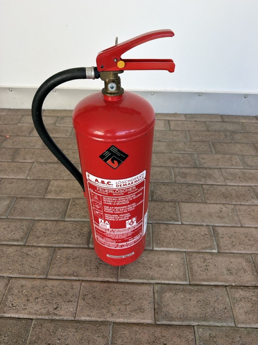 Feuerlöscher: Feuerlöscher – Gebraucht aus Sursee von and_9zfj