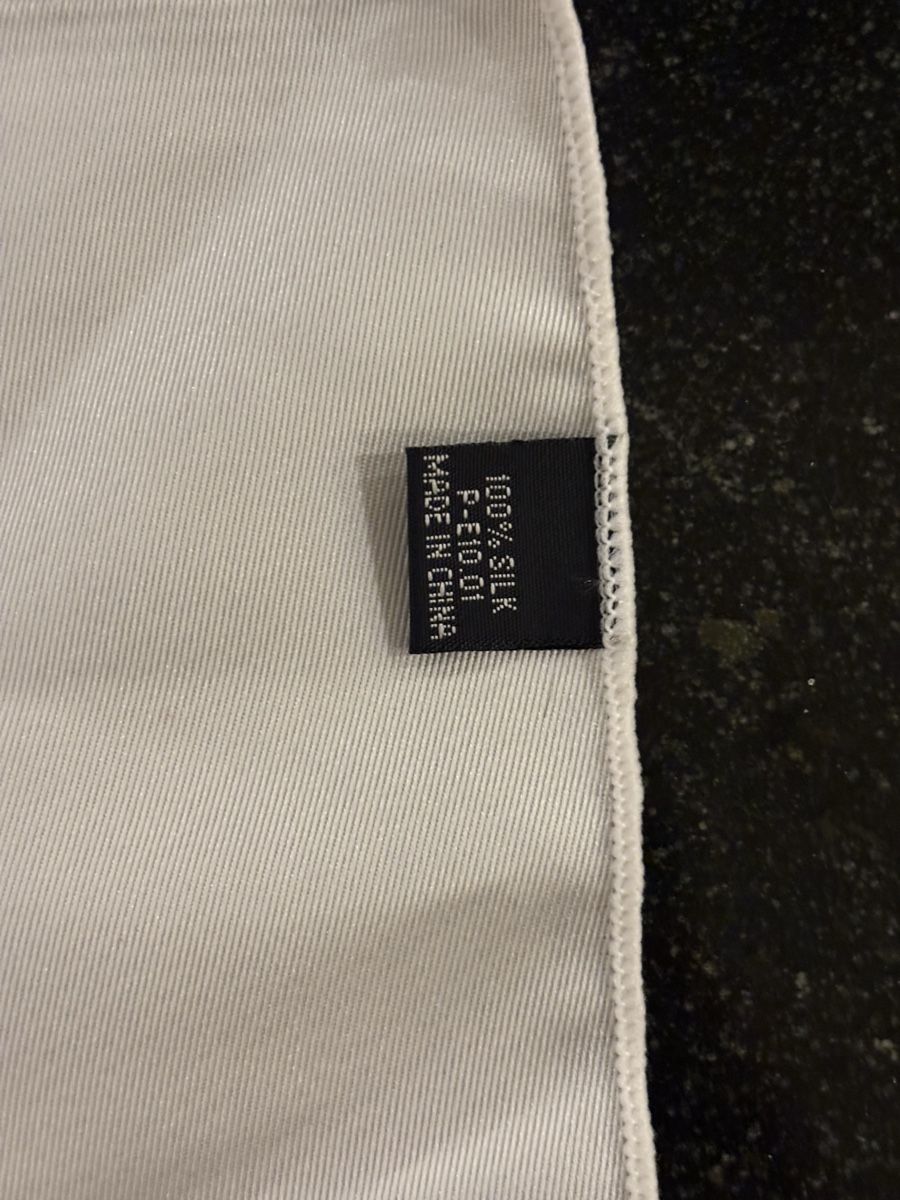 Echarpes: Silk Pocket Square (white) – Neuf (Voir description) à Altendorf par TheCarefulCat 2