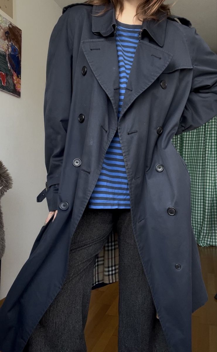 Burberry Cappotti: Burberry Navy Trench Coat – Nuovo (secondo la descrizione) da Zürich venduto da haa_qpd2