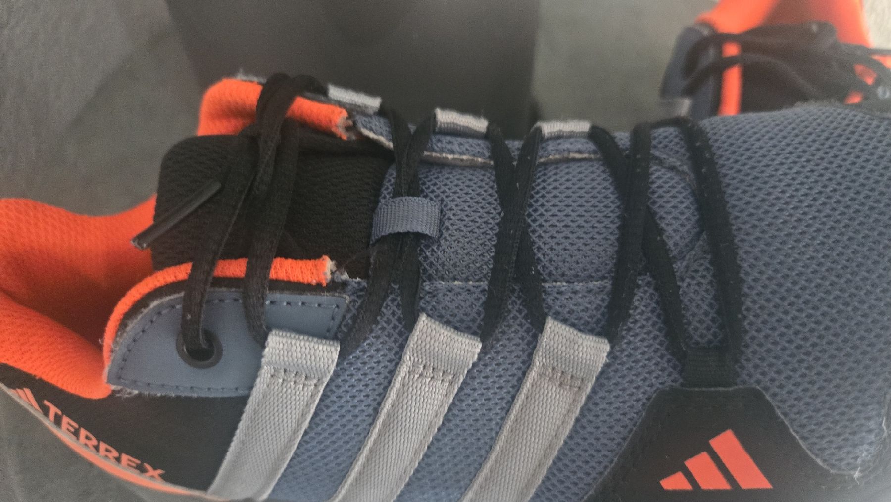 Adidas Chaussures garçon: Chaussures sport Adidas Terrex  39. 5 – D'occasion à Valeyres-sous-Rances par Untitled 1