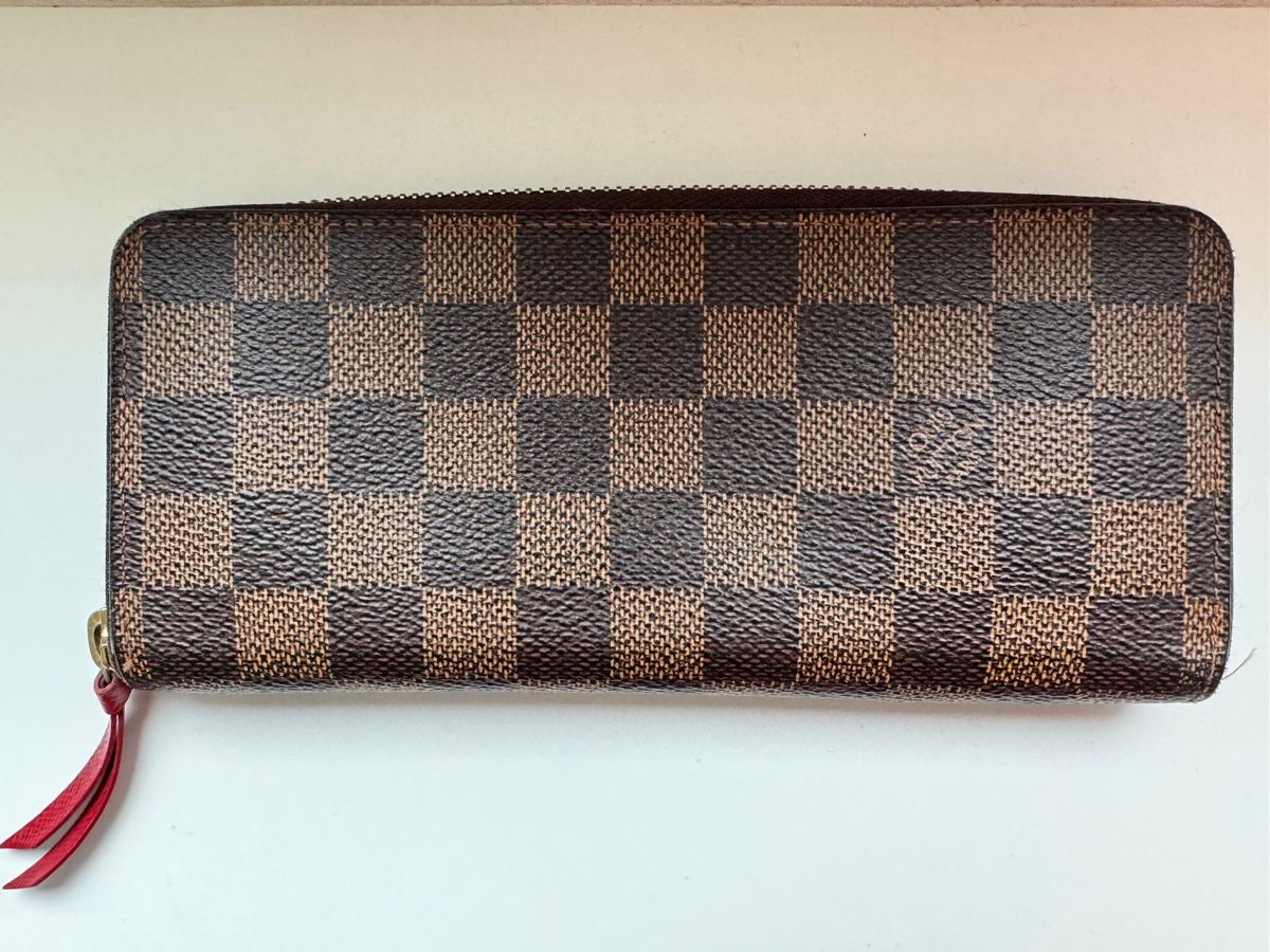 Louis Vuitton Portamonete: Louis Vuitton Zippy Wallet – Usato da Tagelswangen venduto da Fabiopiazzi