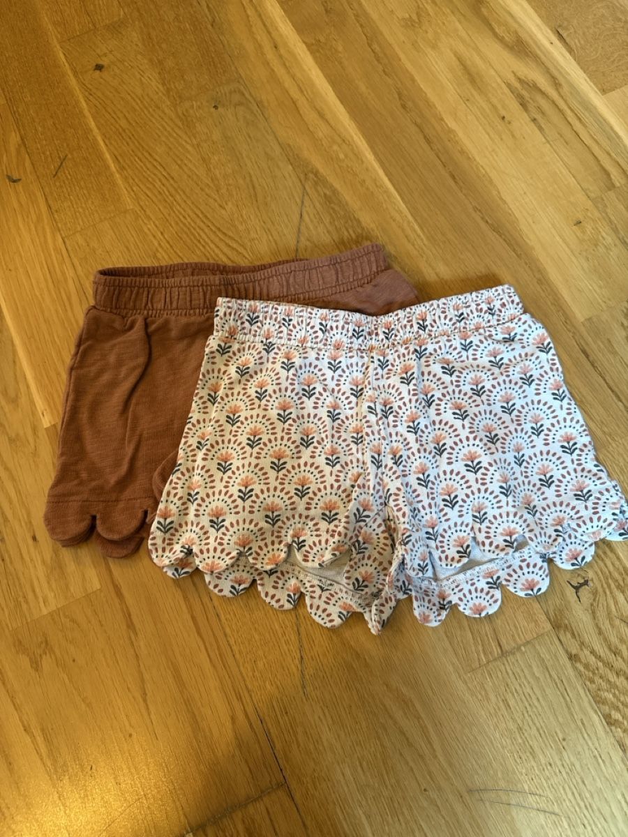 C&A Pantaloni: Sommer-Shorts, Gr. 92/98, Set – Usato da Ottikon venduto da Domito