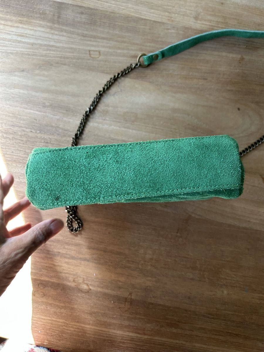 Borse da donna: Wildleder Tasche mit Kette – Usato da Zürich venduto da elg_rqw7 2
