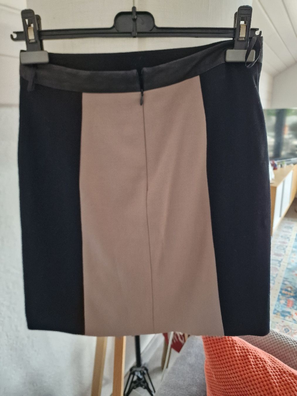 Gonne: jupe droite de la marque maison 123 – Nuovo (secondo la descrizione) da Cheseaux sur Lausanne venduto da pan_skd5 4