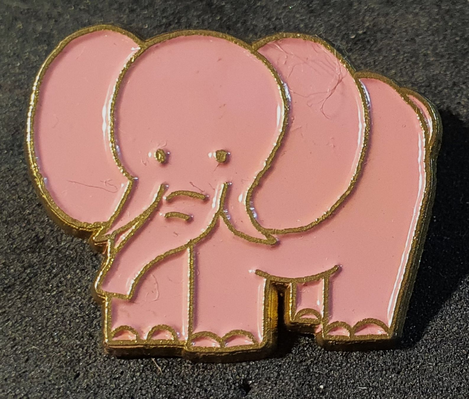 Plaketten & Abzeichen: BB237 - Pin Elefant – Gebraucht aus Reinach BL von Boston-Verkauf