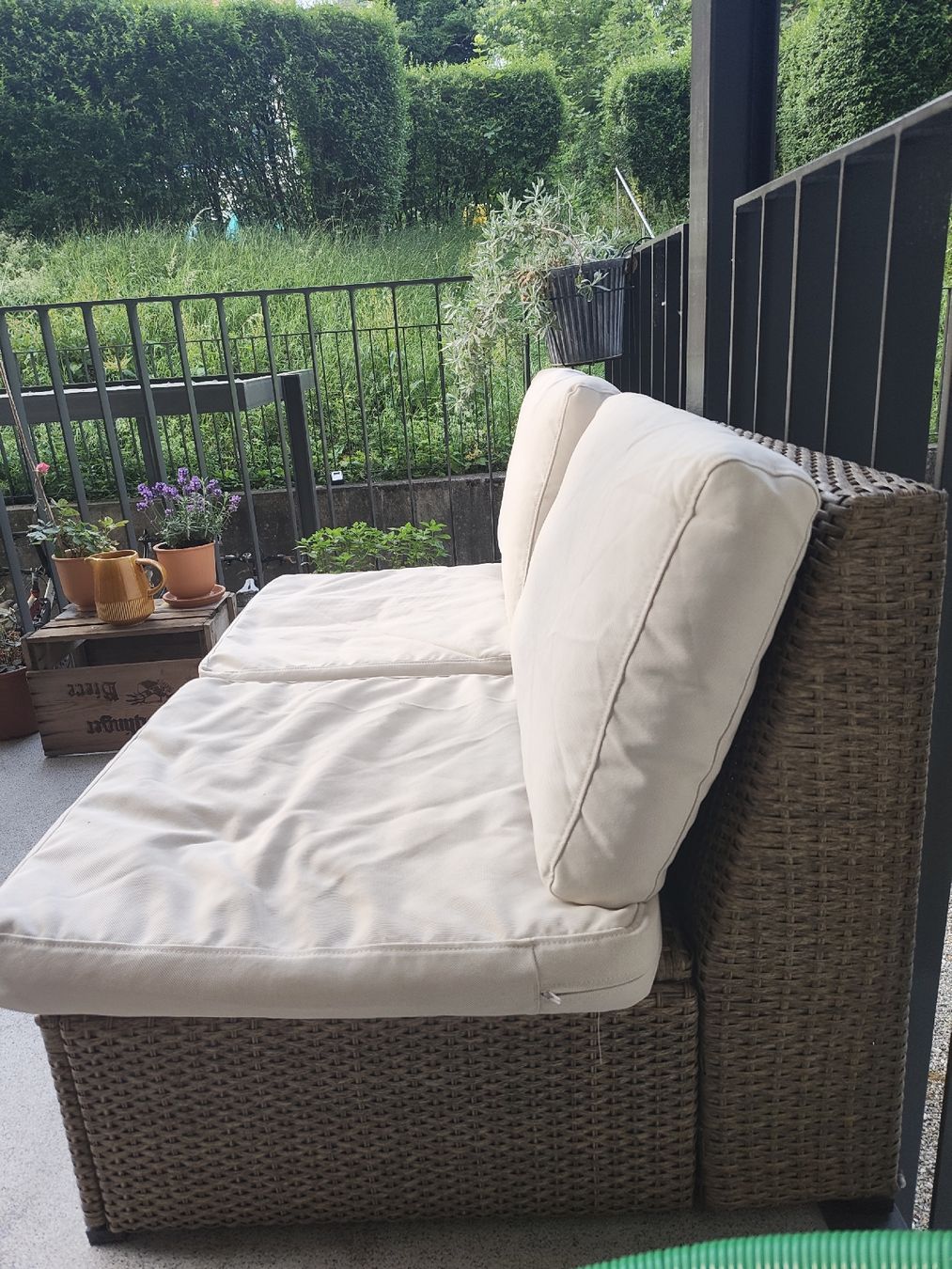 Ikea Divani: Garten Lounge IKEA 2er Sofa mit Kissen – Usato da Zürich venduto da jac_qw7q 3