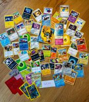 Gemischte 50 originale Pokémon‑Karten inkl Sammelalbum