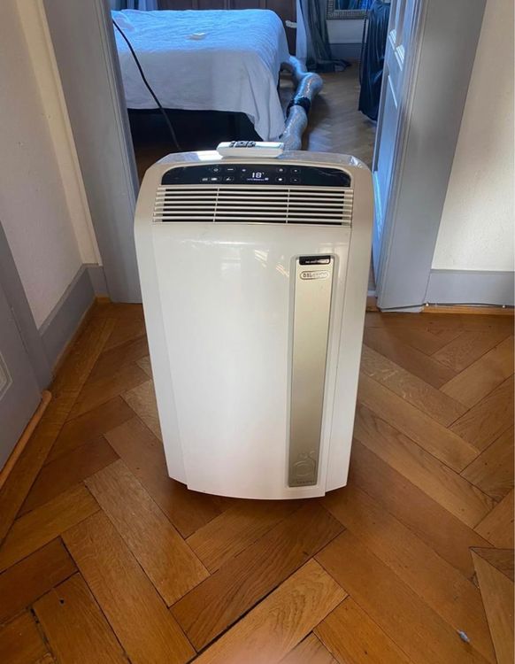 Air Conditioner Delonghi Penguino AN 112 Silent 11000 BTU