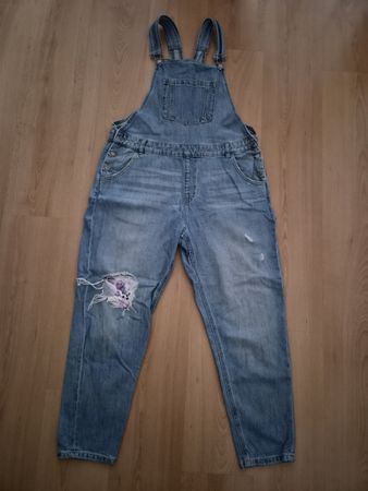 Latzhose Clockhouse Grösse 42 Jeans Damen mit floralem Patch
