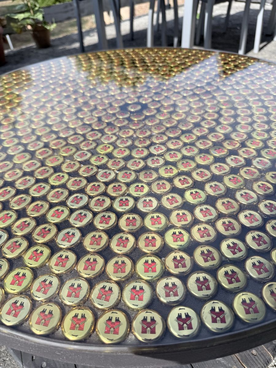 Tables: Einzigartiger Feldschlösschen Epoxidharz Couchtisch – D'occasion à Böckten par Twenty25five 2