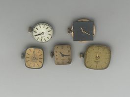 5 Armbanduhrwerke Omega und Tissot  (620,625,9705591,709-1)