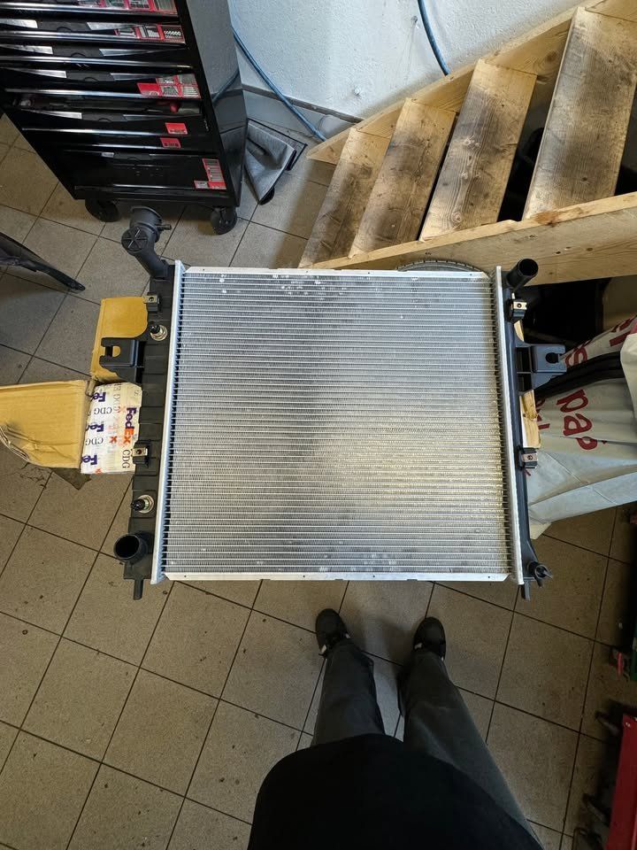 Jeep Tutti pezzi di ricambio auto: Radiateur Jeep Cherokee – Nuovo e nell'imballaggio originale da Riddes venduto da rol_7h8d