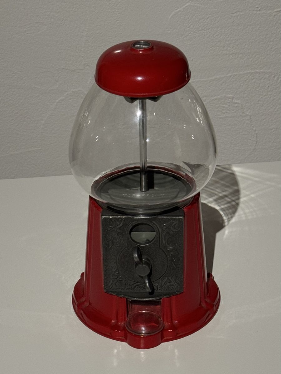 Spielautomaten: Kaugummiautomat aus Glas, rot – Gebraucht aus Tuggen von jess_gls06