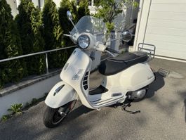 Vespa GTS 300  MFK & Reifen Neu wenig Kilometer