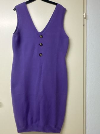 Strickkleid violett Grösse L neuwertig 70% Viskose (No)