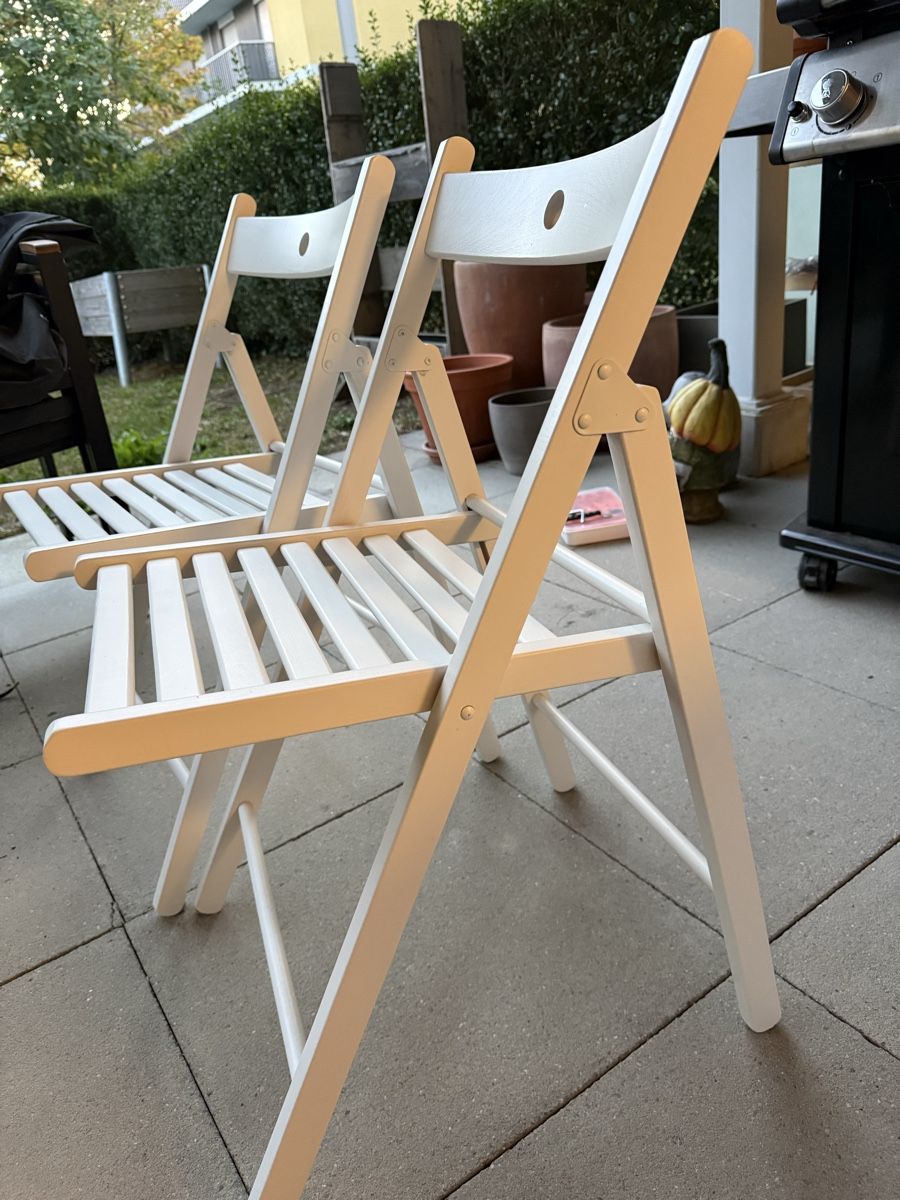 Ikea Sedie: Two White Wooden Folding Chairs – Usato da Dietlikon venduto da lot_rel 2