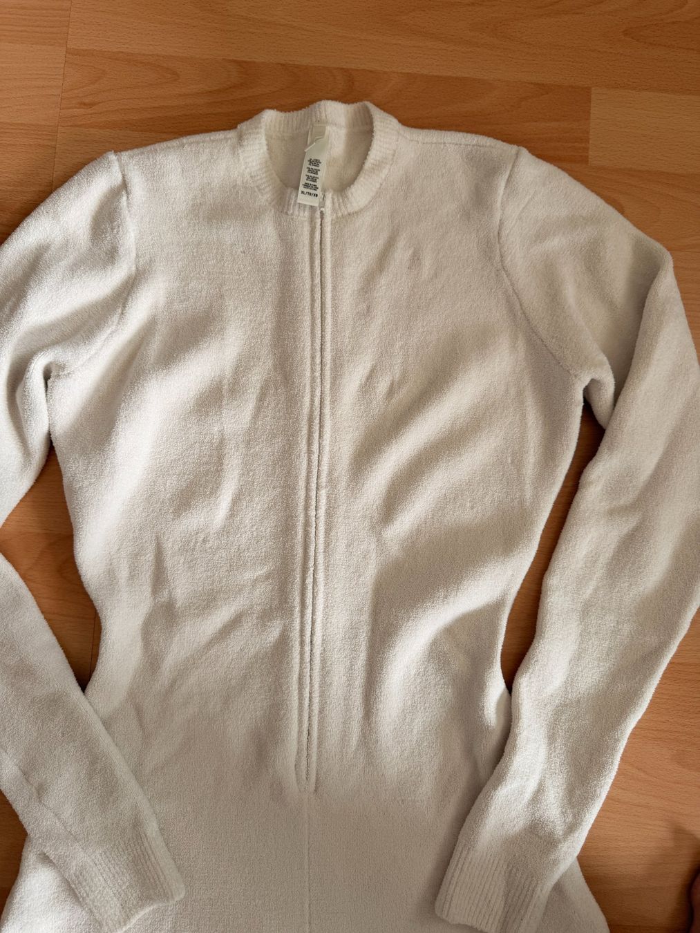 Skims Tute: SKIMS Cozy Light Onesie – Nuovo (secondo la descrizione) da Männedorf venduto da jad_l7jg 1